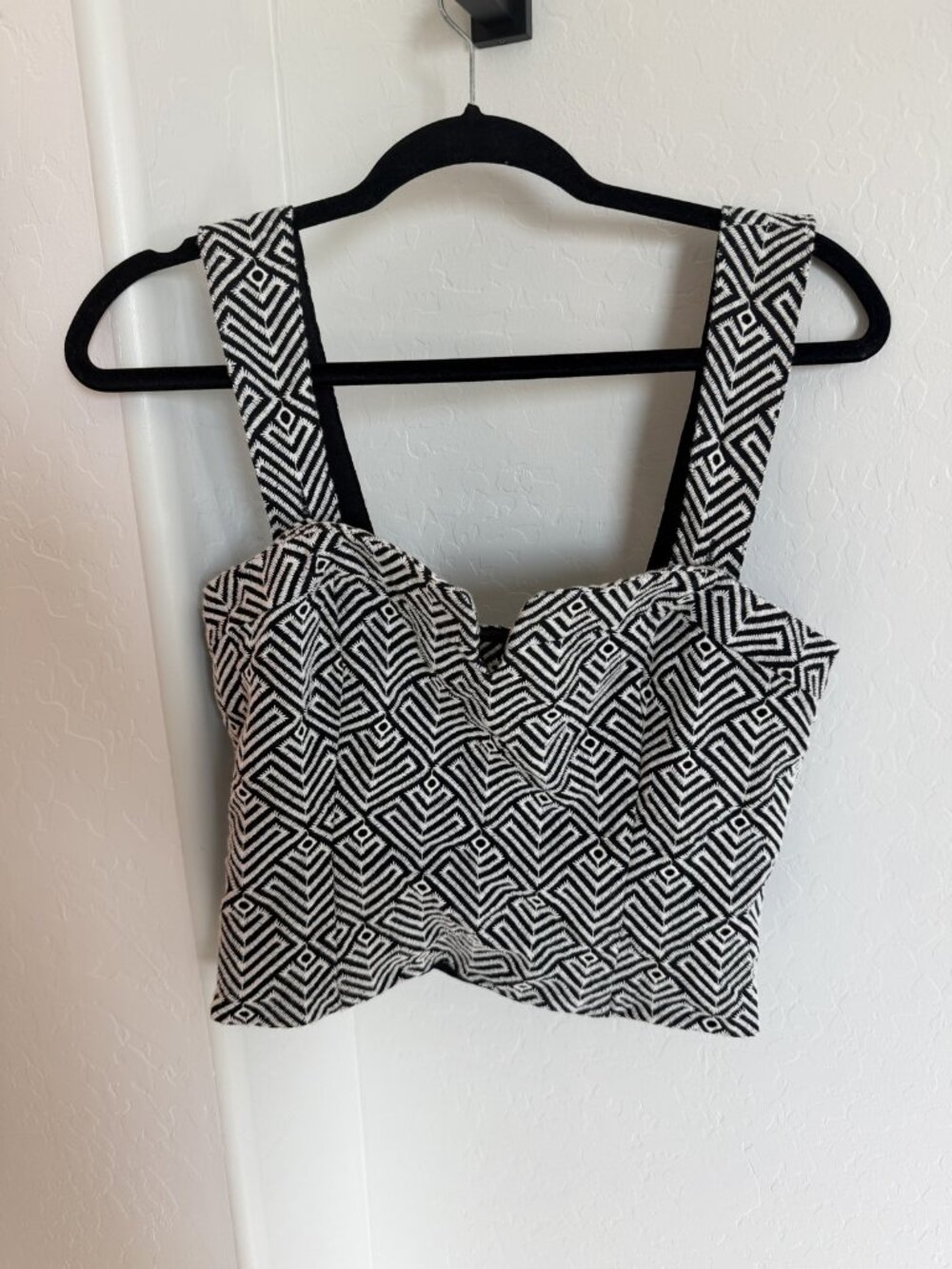 White House Black Market Black White Geometric Bustier Crop Top Size 6